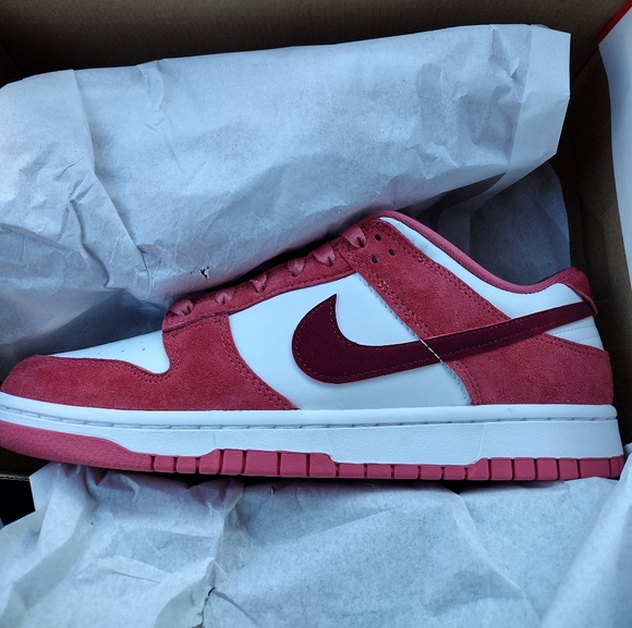 Nike Dunk Low " Valentines Day " Wmns - 11 - Picture 2 of 13